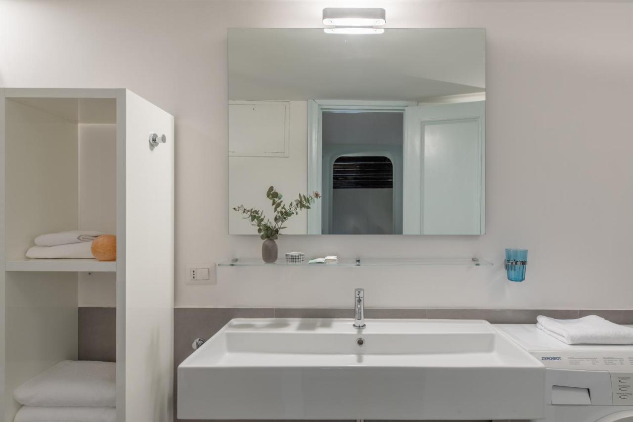Iflat Pantheon Historic Two-Story Apartment ローマ エクステリア 写真